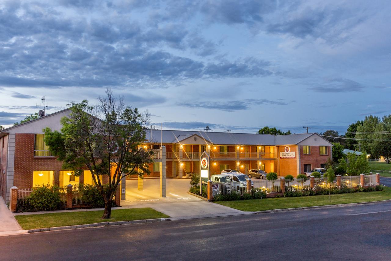 Charlotte Apartments Bathurst Exterior photo