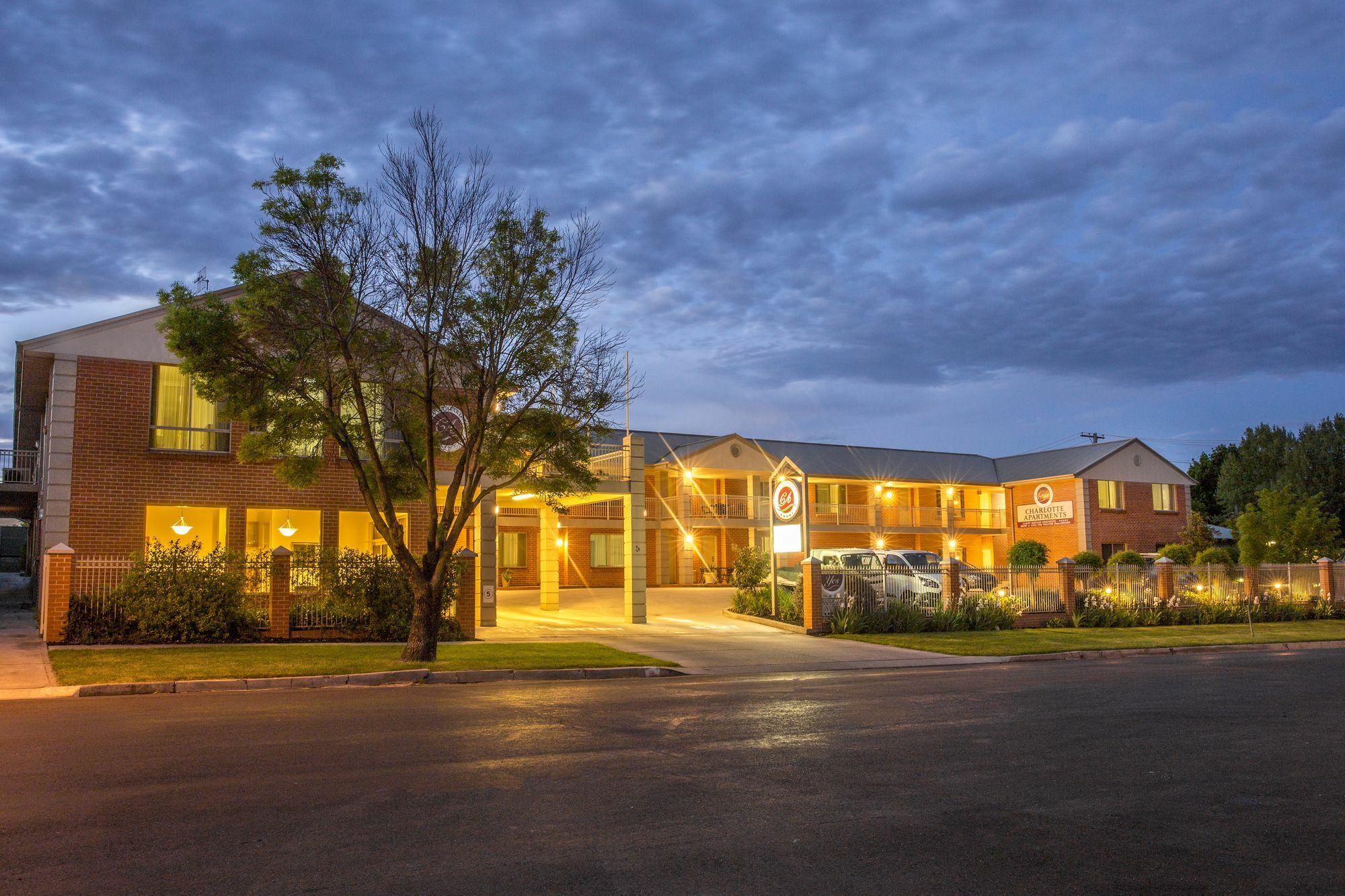 Charlotte Apartments Bathurst Exterior photo