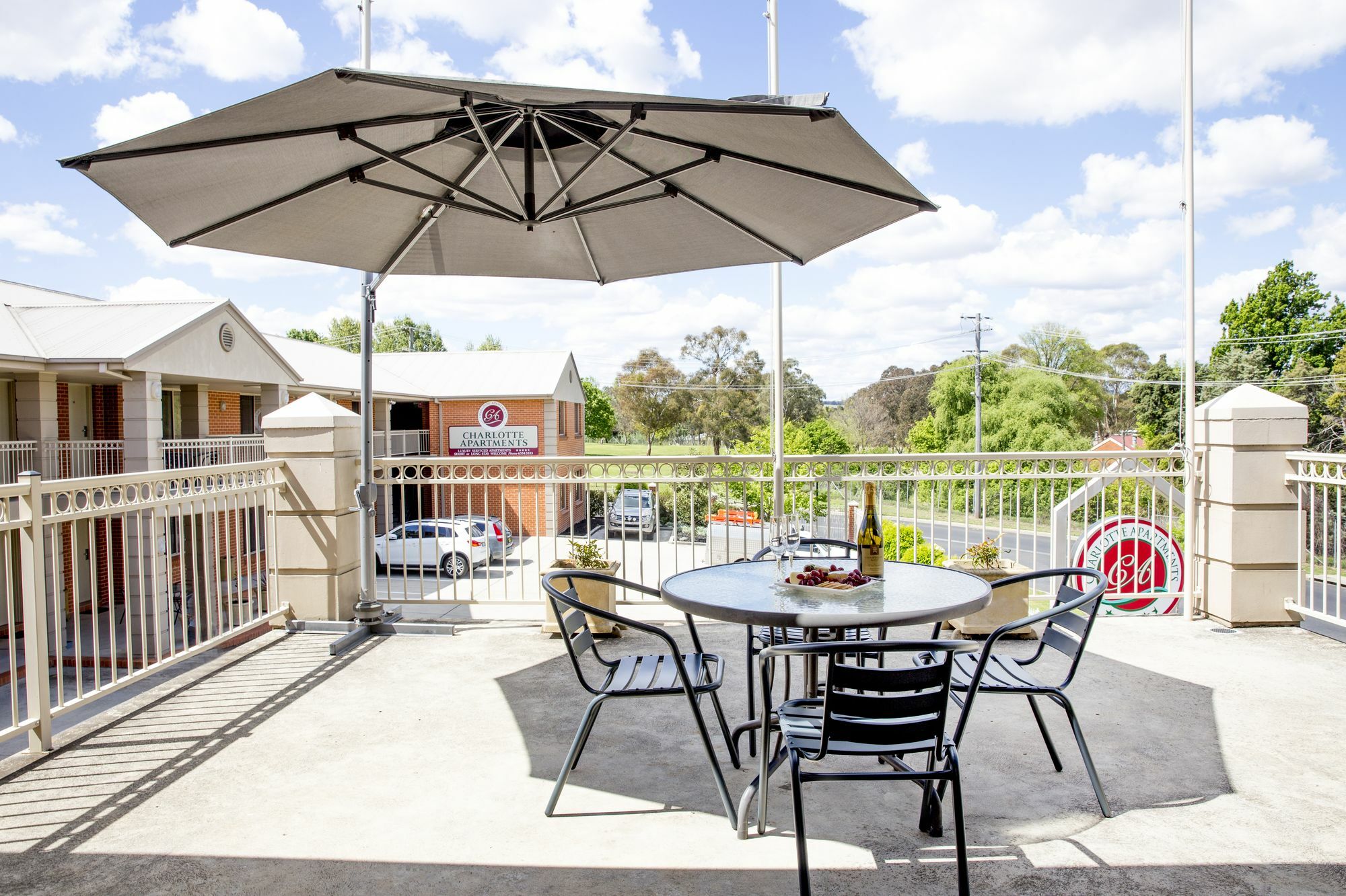 Charlotte Apartments Bathurst Exterior photo