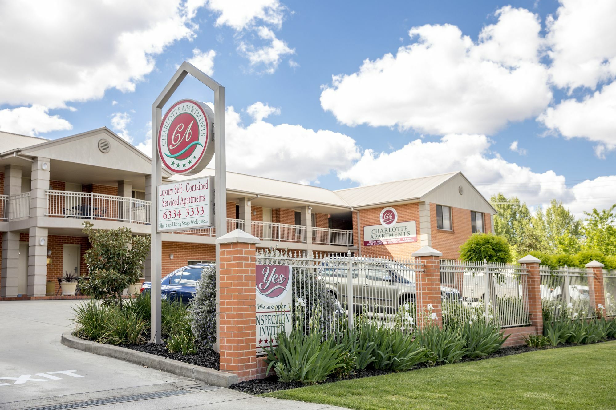 Charlotte Apartments Bathurst Exterior photo