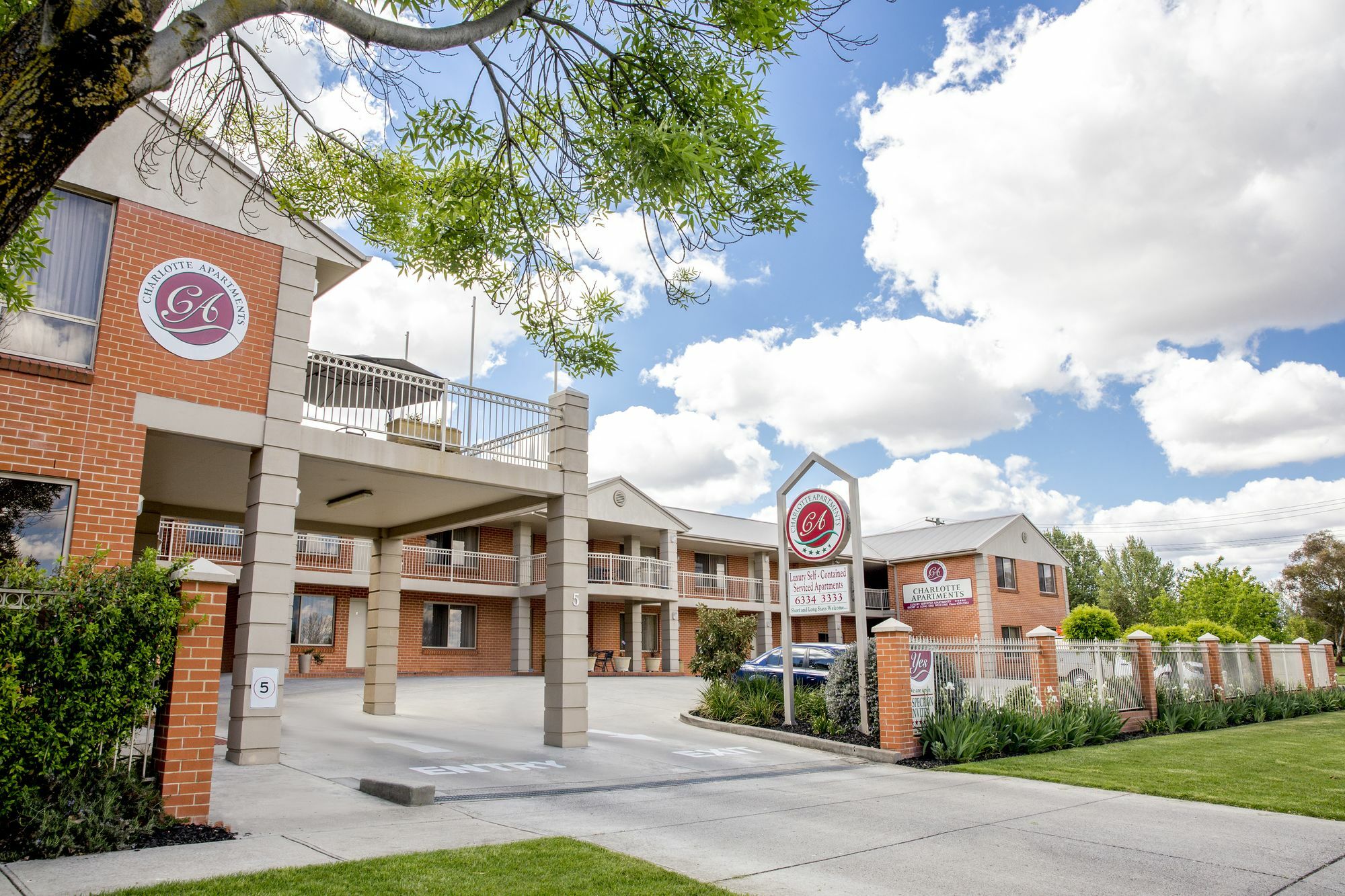 Charlotte Apartments Bathurst Exterior photo