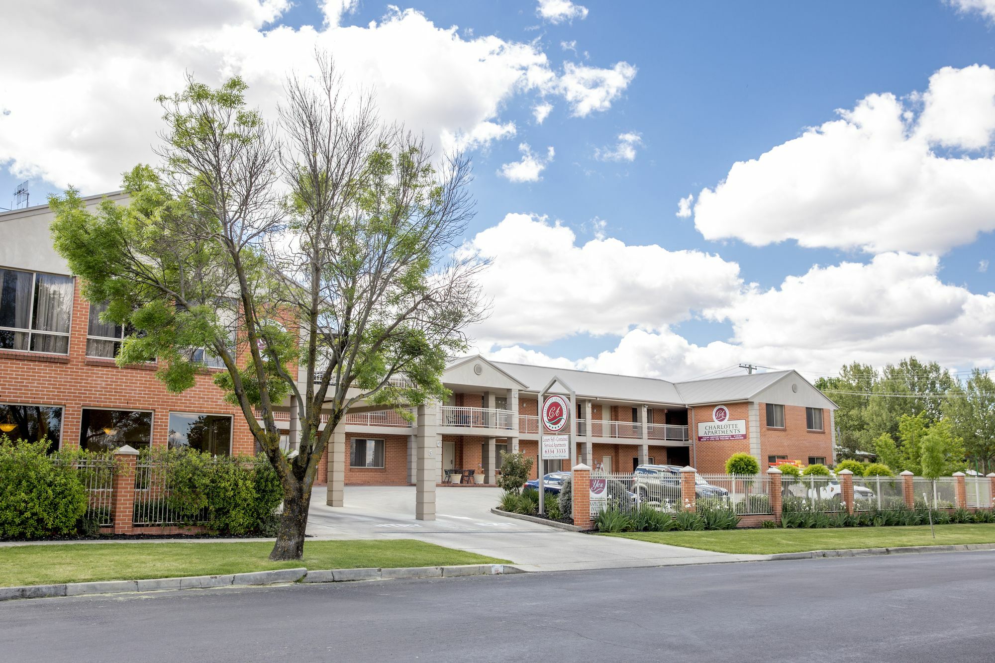 Charlotte Apartments Bathurst Exterior photo
